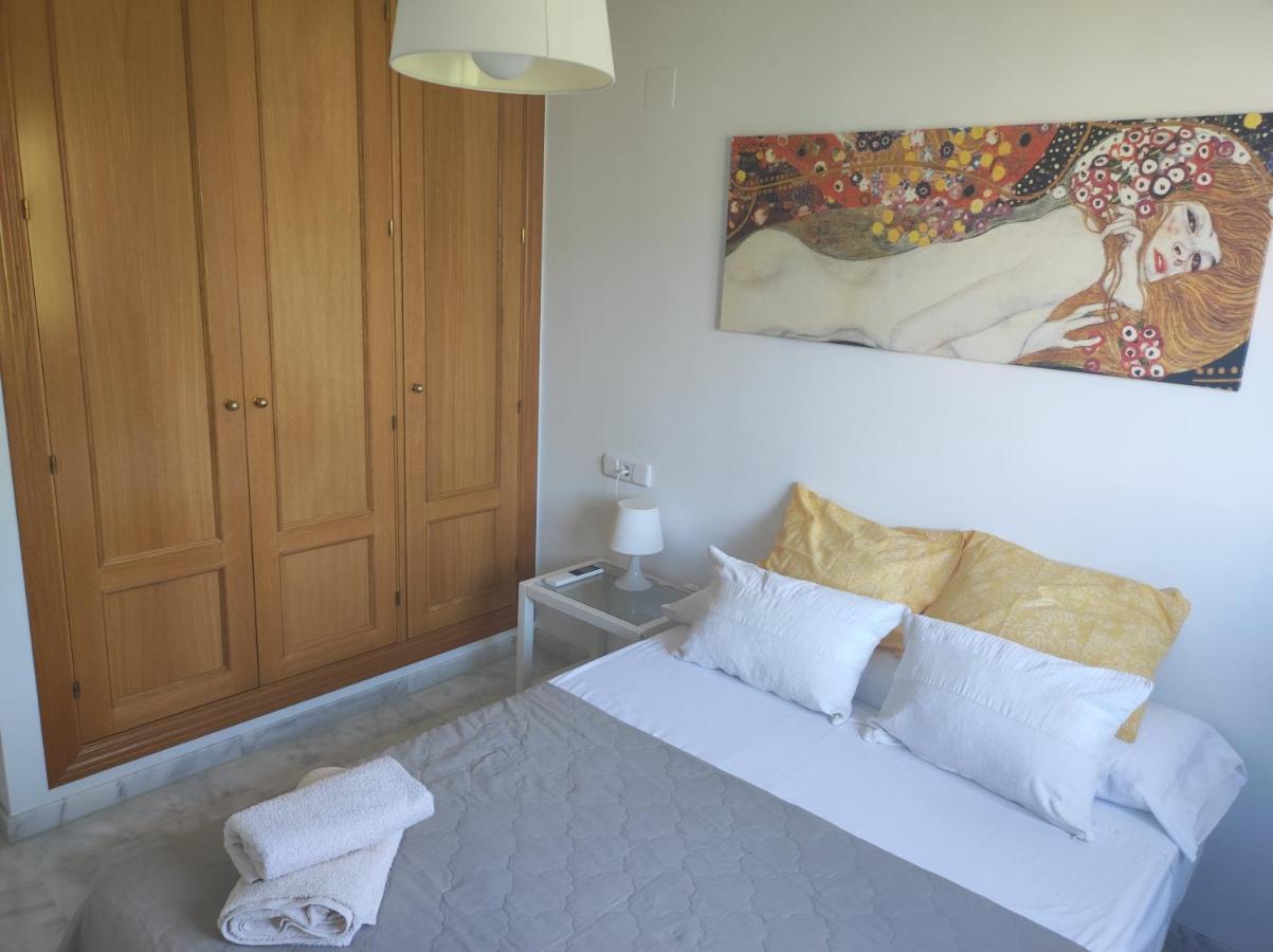 Luz Blanca-Wifi-Beach-Parking Malaga Bagian luar foto